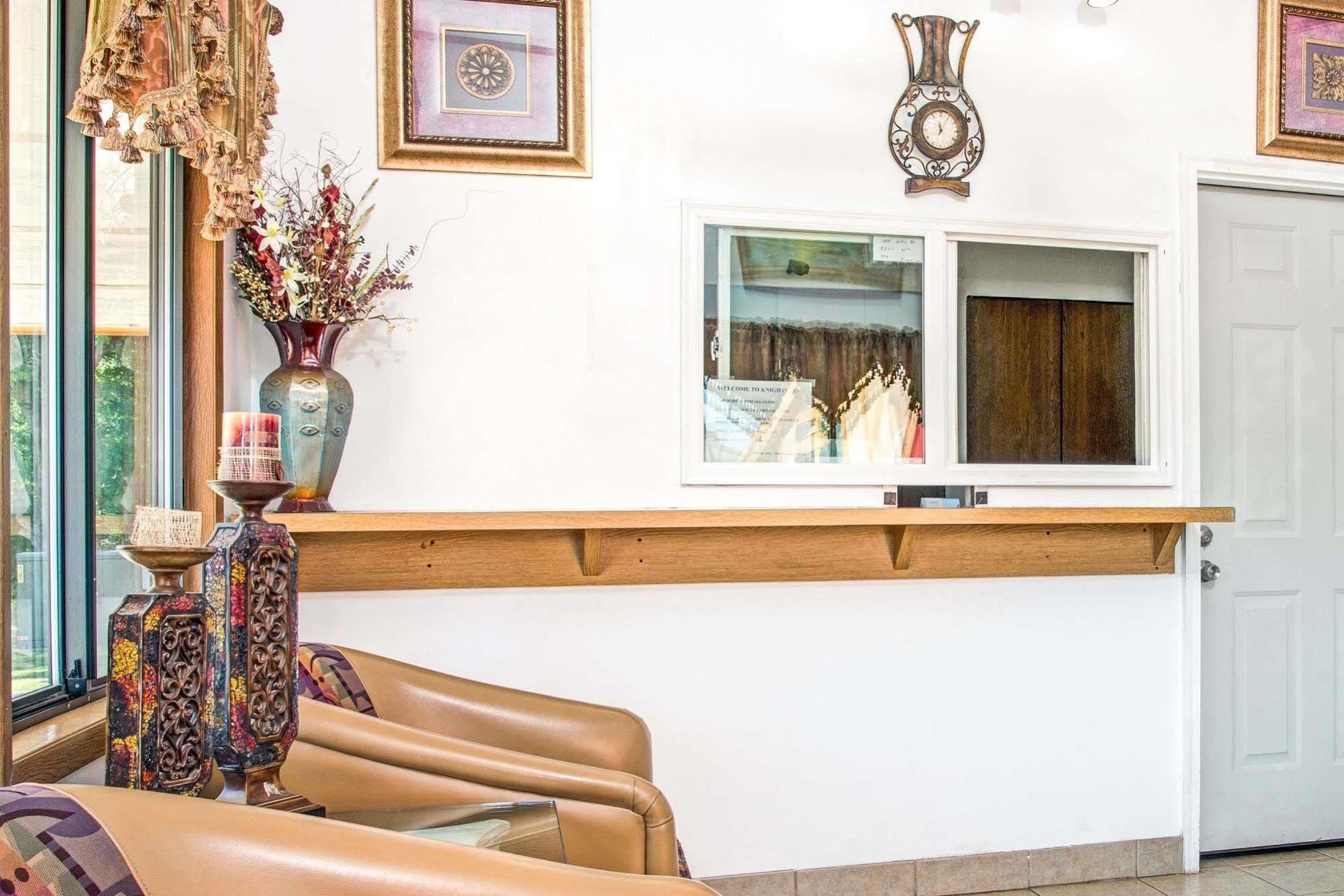 Guest Inn Lebanon Bagian luar foto